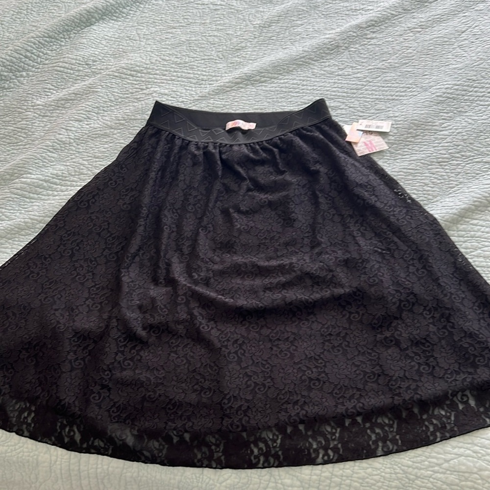 New with tags solid black on black lola skirt